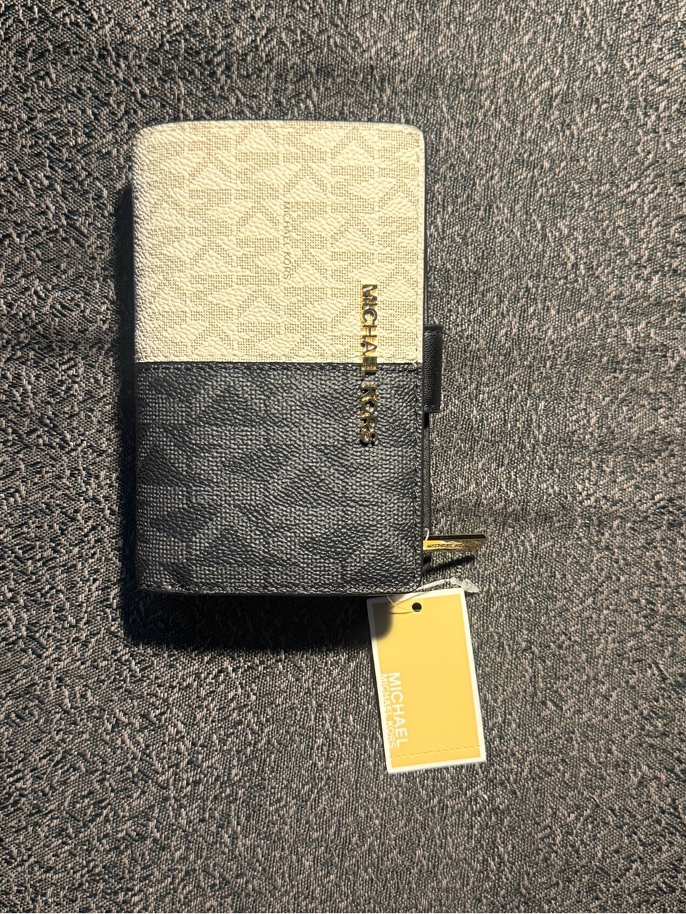 MICHAEL Michael Kors Black & Cream Bifold Card Holder with Zip Pocket